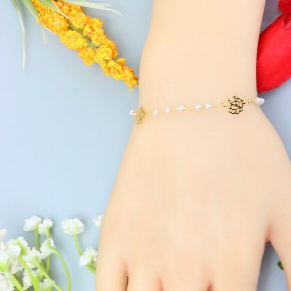"Elegant & Trendy Bracelet, A Perfect Gift for Women, Thoughtful, EVCH1851 - Picture 2 of 10